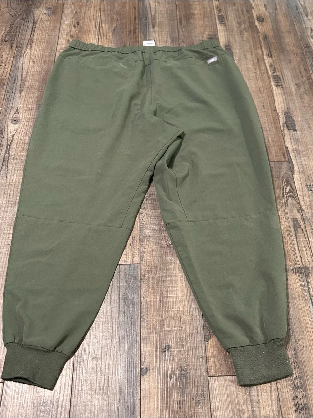 FIGS Scrub Set Mens L Top XXL Short Bottom Tansen Jogger Medical Uniform Green